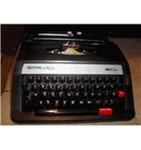Royal ME25 Portable Manual Typewriter